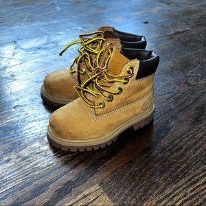 KIDS' TODDLER TIMBERLAND 6 INCH PREMIUM
WATERPROOF BOOTS 7.0